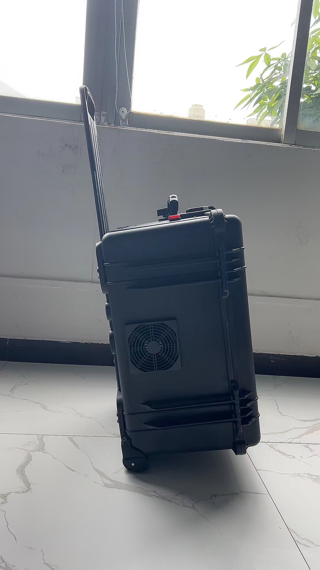 望花手拉箱型移动通信干扰器